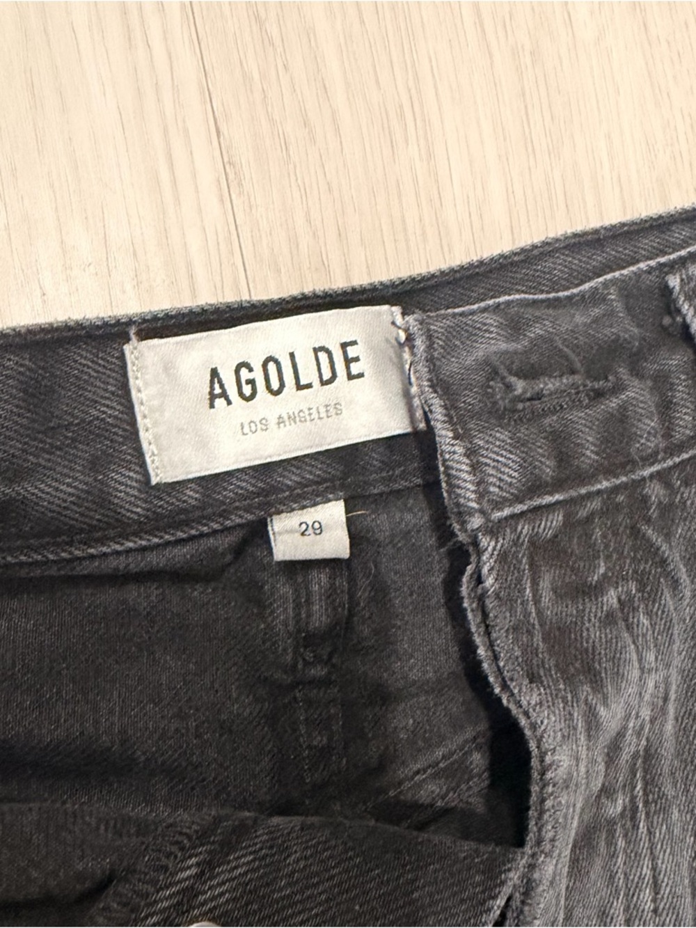 Agolde Riley Short - Picture 3 of 5